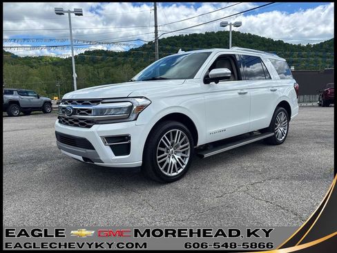 Used 2022 Ford Expedition Platinum AWD/4WD image 1