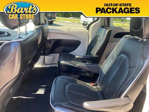Used 2024 Chrysler Pacifica Limited FWD image 21