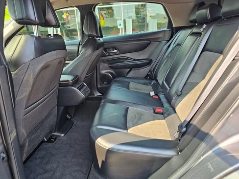 Used 2023 Nissan Ariya FWD image 17
