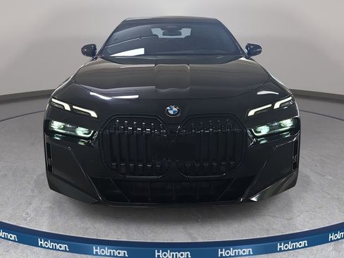 Used 2023 BMW 740i w/ Parking Assistance Package image 3