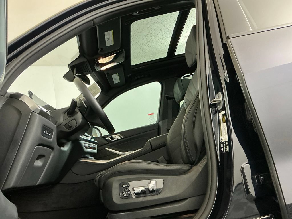 Certified 2026 BMW X5 xDrive40i w/ M Sport Package AWD/4WD image 20