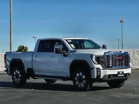 New 2026 GMC Sierra 2500 Denali w/ Denali Reserve Package AWD/4WD image 11