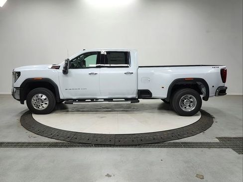 New 2026 GMC Sierra 3500 SLT w/ SLT Convenience Package AWD/4WD image 4