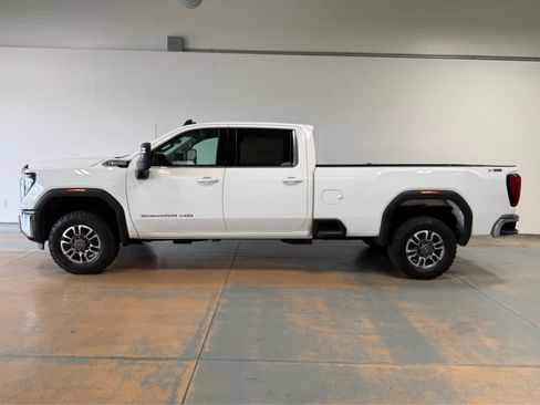 Used 2024 GMC Sierra 3500 SLE w/ SLE Value Package AWD/4WD image 2