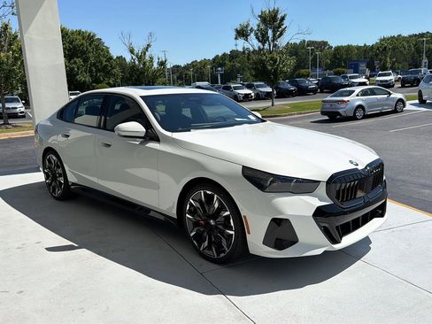 New 2027 BMW 530i RWD image 8