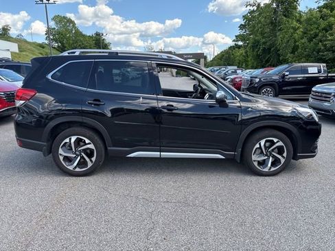 Used 2023 Subaru Forester Touring AWD/4WD image 6