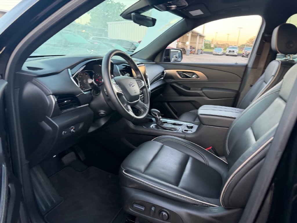 Used 2023 Chevrolet Traverse Premier w/ Redline Edition FWD image 11