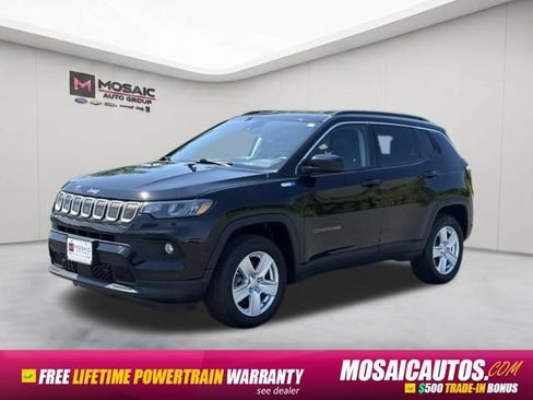 Used 2022 Jeep Compass Latitude w/ Convenience Group AWD/4WD image 3