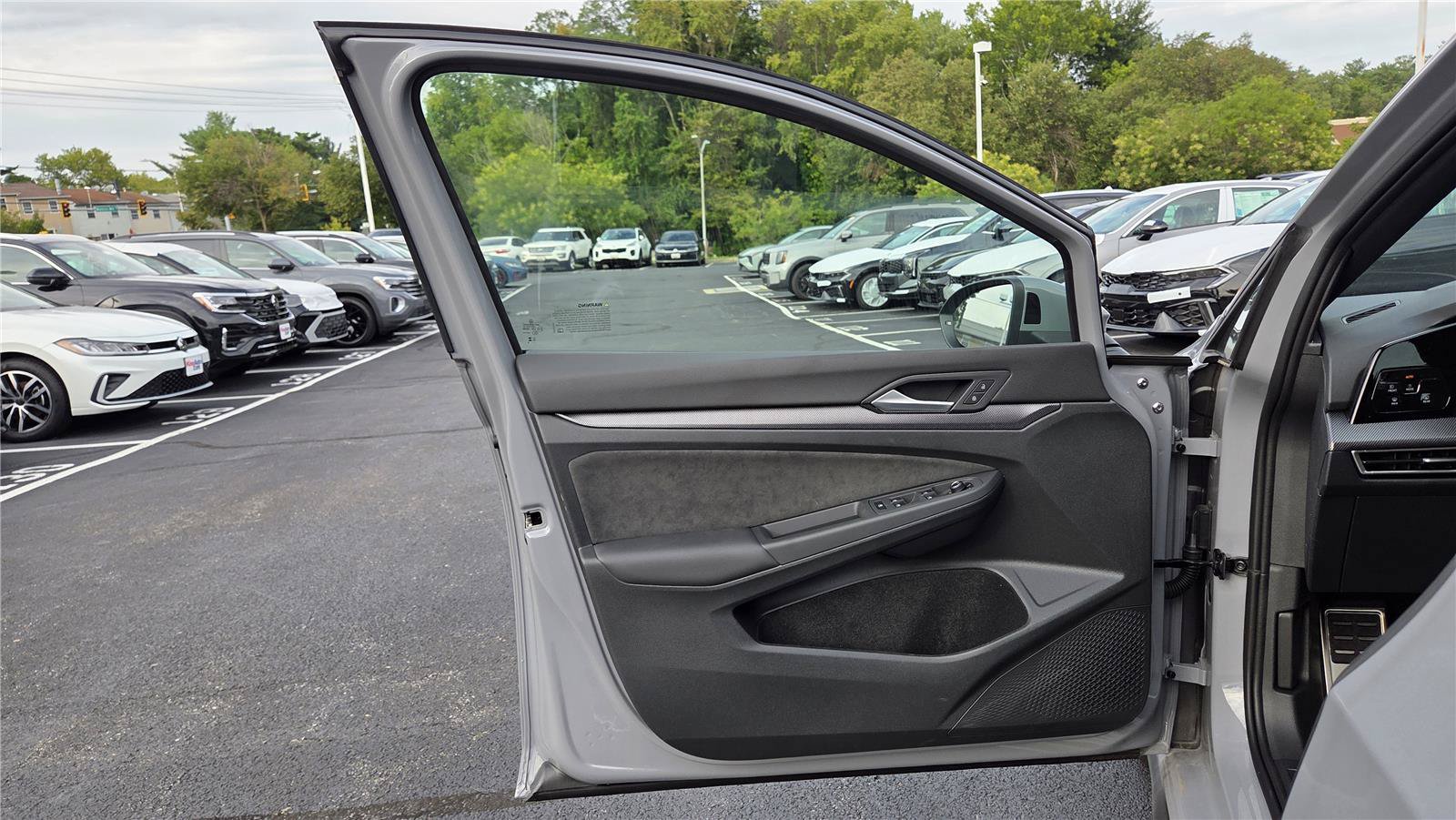 New 2026 Volkswagen GTI SE FWD image 13