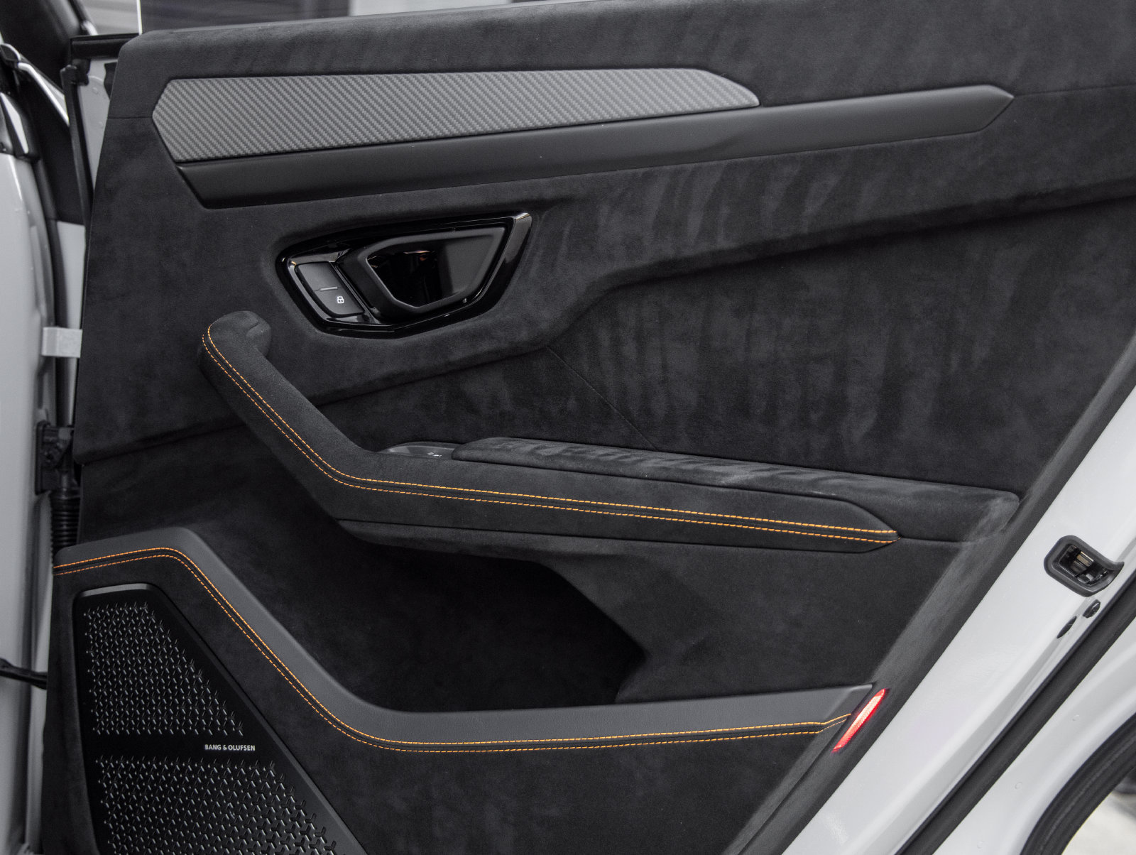 Used 2024 Lamborghini Urus Performante AWD/4WD image 54