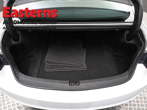 Used 2017 Acura TLX FWD image 9