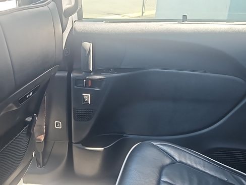 Used 2025 Chrysler Pacifica Limited FWD image 16
