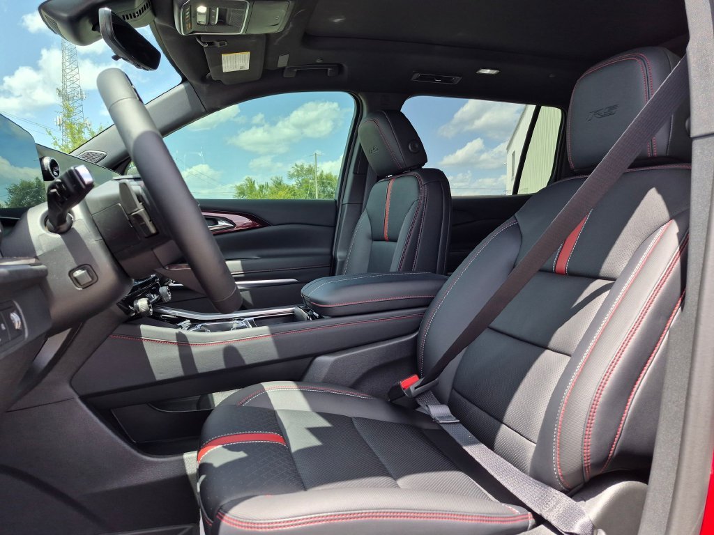 New 2026 Chevrolet Traverse RS w/ LPO, Floor Liner Package FWD image 15