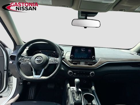 Used 2023 Nissan Altima 2.5 SV FWD image 27