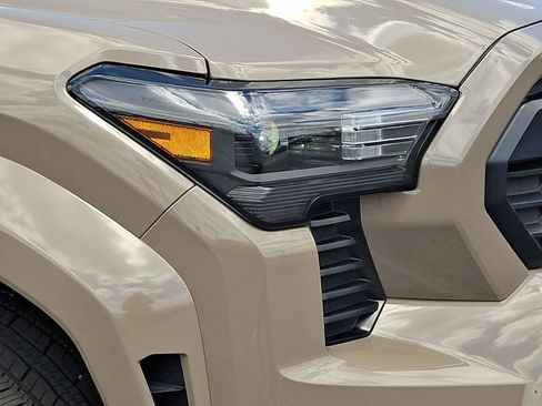 Used 2026 Toyota Tacoma TRD Sport w/ TRD Sport Upgrade Package AWD/4WD image 9
