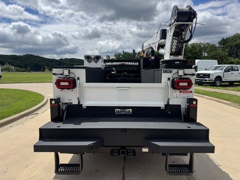 Used 2025 Ford F550 4x4 SuperCab Super Duty image 9