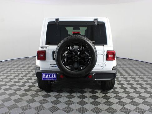 Used 2025 Jeep Wrangler Unlimited Sahara AWD/4WD image 22