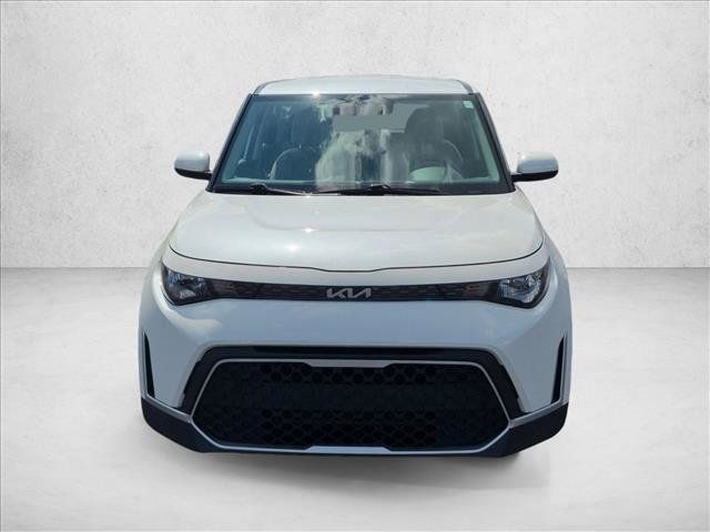 Used 2023 Kia Soul LX w/ LX Technology Package FWD image 2
