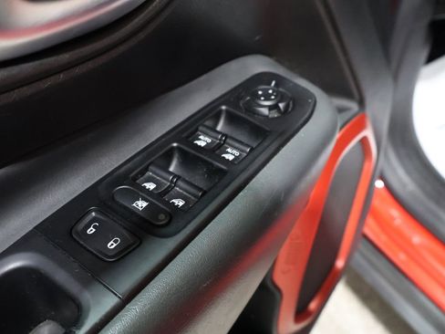 Used 2020 Jeep Renegade Trailhawk w/ Cold Weather Group image 12