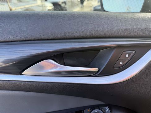 Used 2020 Buick Enclave Essence w/ Sound and Sites Package image 10