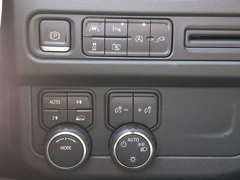 Used 2022 Chevrolet Tahoe RST w/ Luxury Package image 27