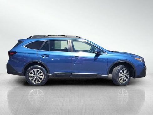 Used 2022 Subaru Outback Premium AWD/4WD image 3