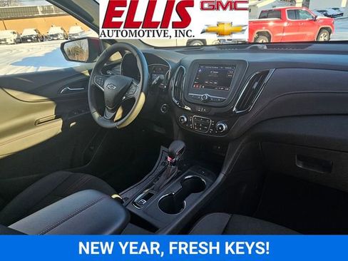 Used 2023 Chevrolet Equinox RS image 16