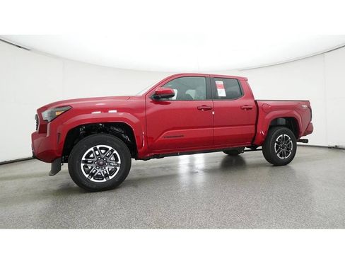 Used 2025 Toyota Tacoma TRD Sport AWD/4WD image 24