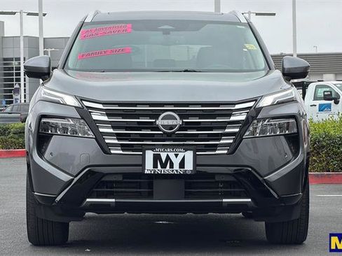 Used 2025 Nissan Rogue Platinum w/ Platinum Premium Package AWD/4WD image 9
