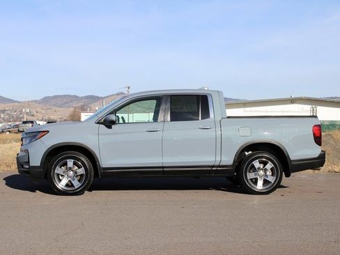 Certified 2024 Honda Ridgeline RTL image 3