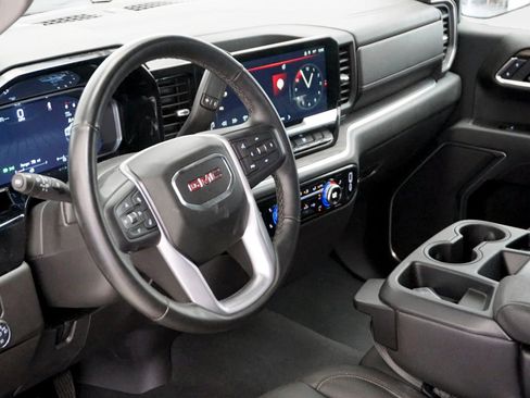 Used 2026 GMC Sierra 1500 SLT AWD/4WD image 17