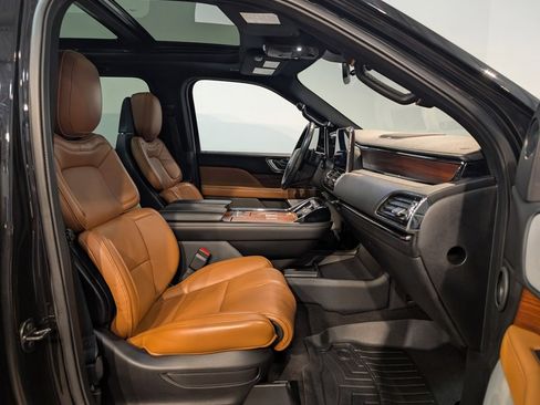 Used 2019 Lincoln Navigator L Reserve w/ Cargo Package image 30