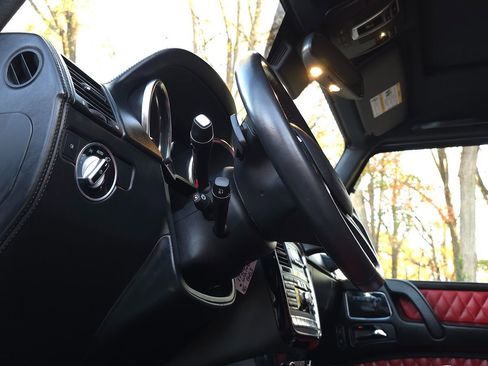 Used 2016 Mercedes-Benz G 63 AMG 4MATIC image 26