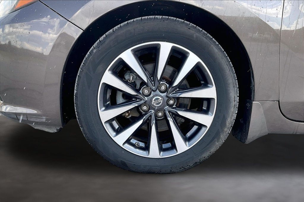 Used 2016 Nissan Altima 2.5 SL w/ 2.5 Technology w/LED Package FWD image 32
