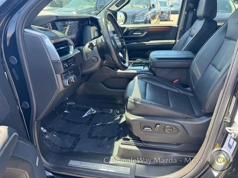 Used 2025 GMC Yukon XL Denali AWD/4WD image 12