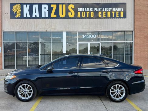 Used 2020 Ford Fusion SE image 10