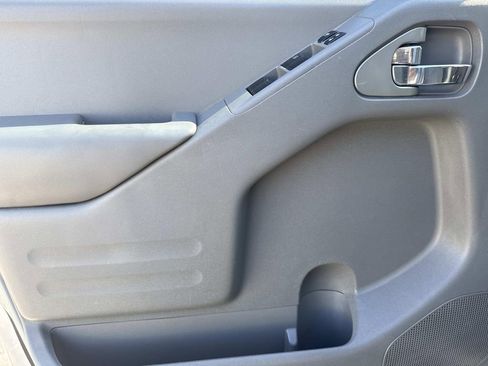 Certified 2019 Nissan Frontier SV image 16