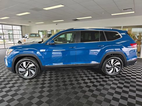 Used 2025 Volkswagen Atlas SEL AWD/4WD image 6
