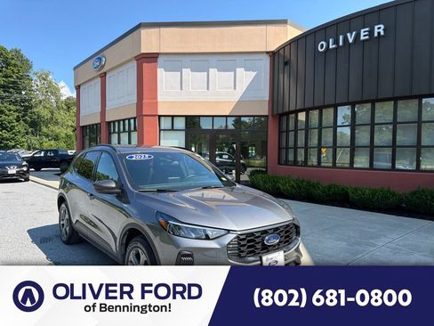 Used 2025 Ford Escape ST-Line AWD/4WD image 1