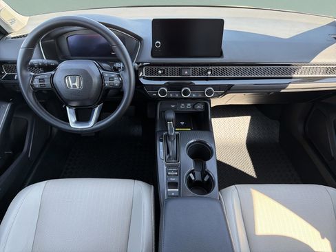 Used 2024 Honda Civic Touring image 17