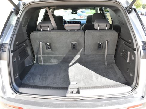 Used 2026 Chevrolet Traverse LT w/ Driver Confidence Package FWD image 19