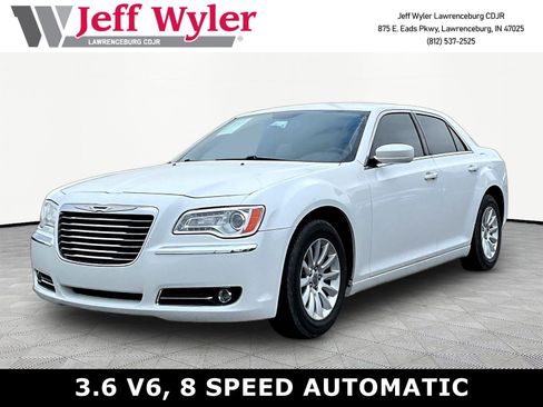 Used 2013 Chrysler 300 w/ Driver Convenience Group RWD image 1