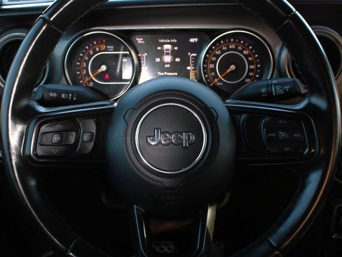 Used 2022 Jeep Gladiator Sport image 24