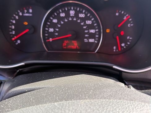 Used 2015 Kia Sorento LX image 5