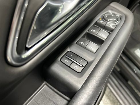 Used 2023 Chevrolet Suburban High Country AWD/4WD image 16