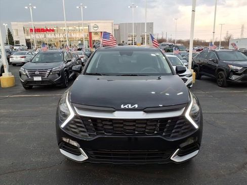 Used 2025 Kia Sportage LX image 8