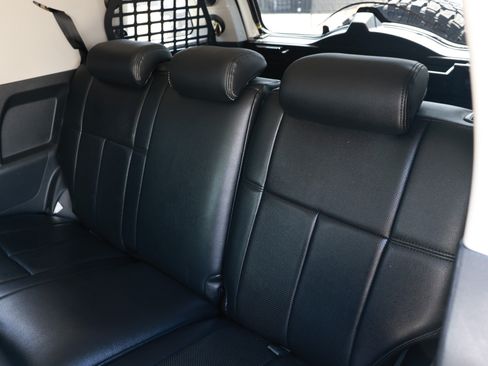 Used 2010 Toyota FJ Cruiser 4WD image 12
