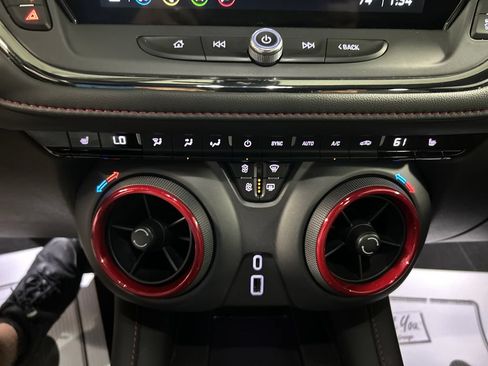 Used 2025 Chevrolet Blazer RS FWD image 19
