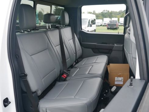 New 2025 Ford F250 XL w/ XL Chrome Package image 27