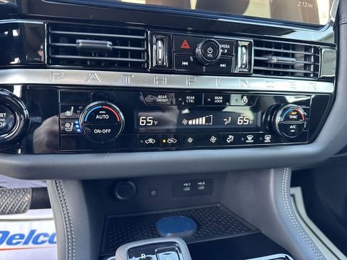 New 2026 Nissan Pathfinder Platinum image 19